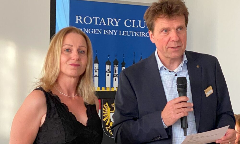 Karolin Santasosssa und der Präsident des Rotary-Clubs Dr. Frank Meltzer