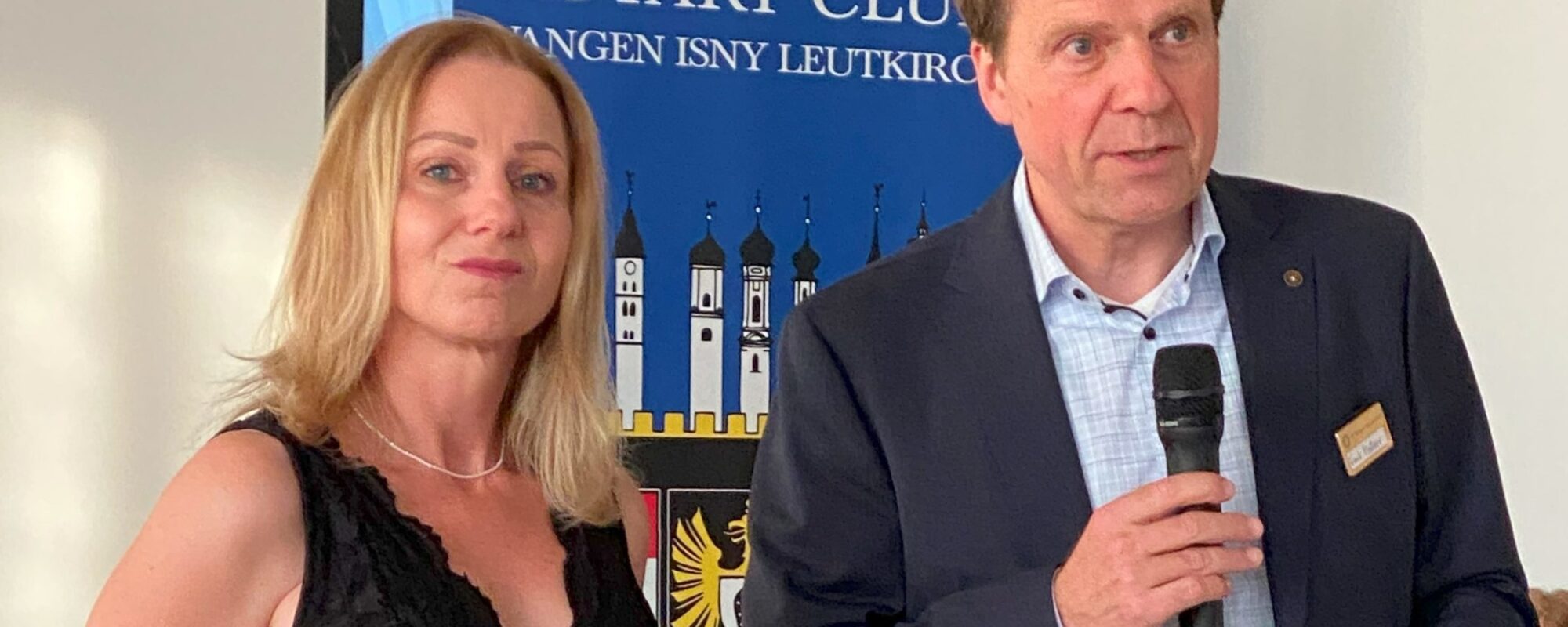 Karolin Santasosssa und der Präsident des Rotary-Clubs Dr. Frank Meltzer